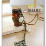手作風皮繩金屬蝴蝶雕花裝飾玻璃瓶項鍊-N90303034S3